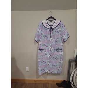Vtg. Metropolitan Women's SZ M snap front House Dress purple floral embroidery‎